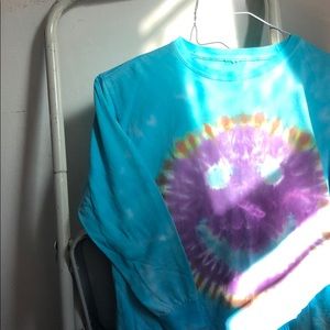 tie-dye long sleeve crew neck